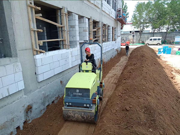 小型壓路機工作視頻